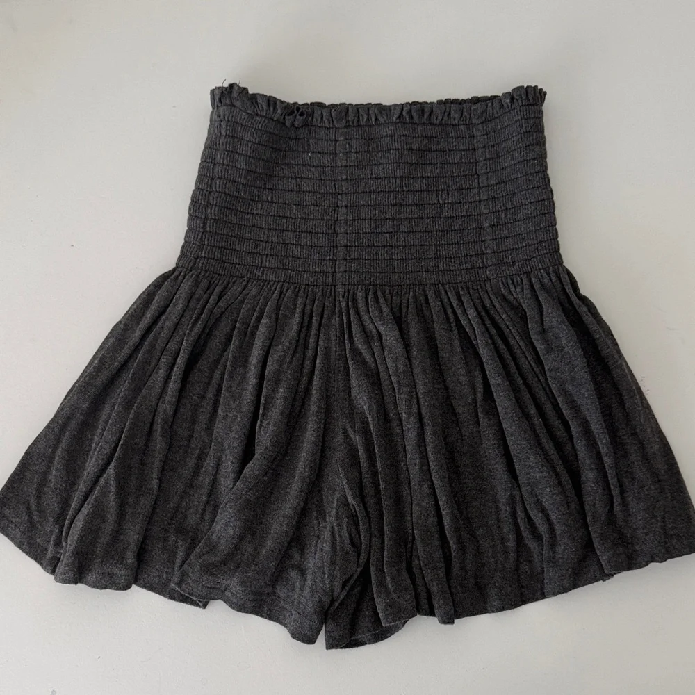 NATURAL LIFE Charcoal Ruffle Shorts